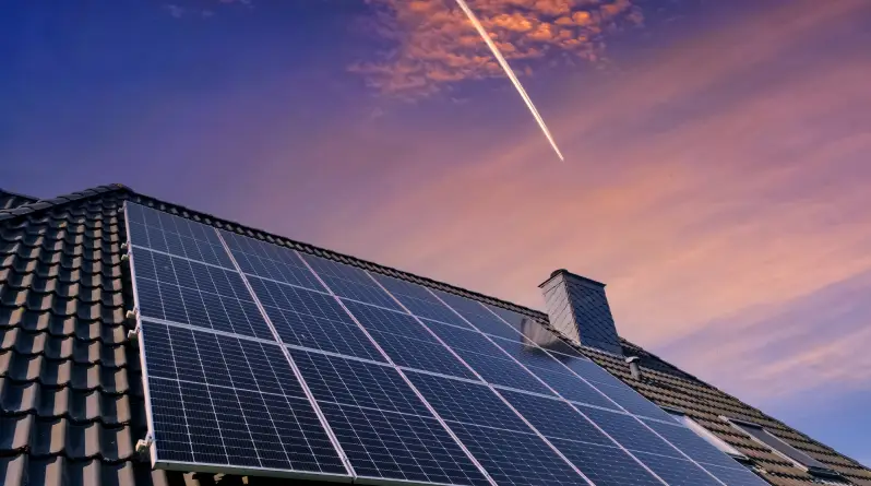 cleaning photovoltaic panels